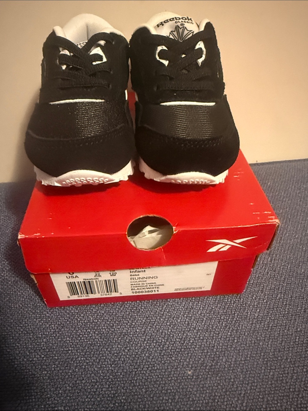 Reebok Classic Black and White Running Shoes - Infant-Size 6